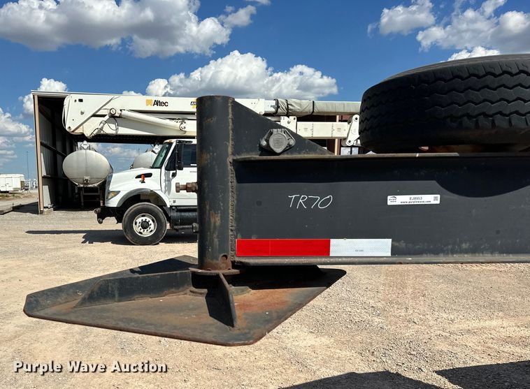 image for item EJ8953 1989 Dovetail 32X8 equipment trailer