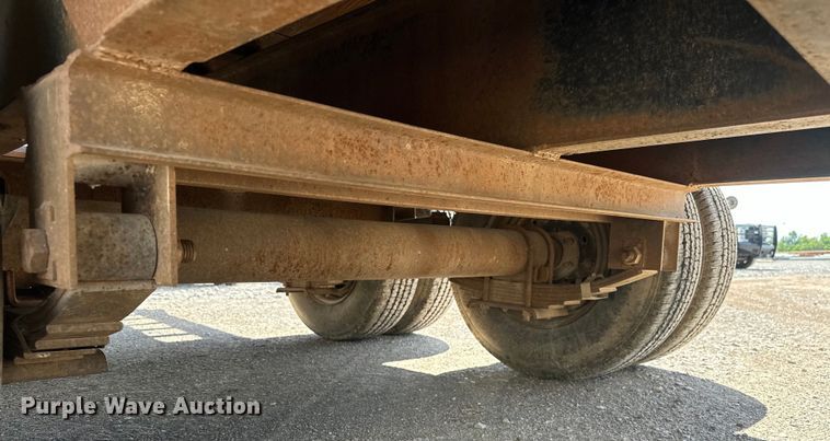 image for item EJ8953 1989 Dovetail 32X8 equipment trailer