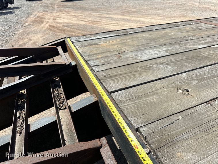 image for item EJ8953 1989 Dovetail 32X8 equipment trailer