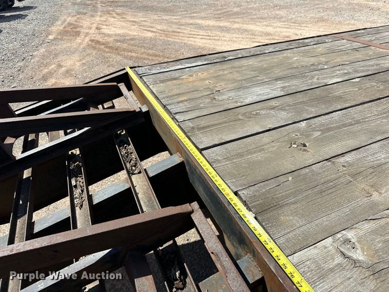 image for item EJ8953 1989 Dovetail 32X8 equipment trailer