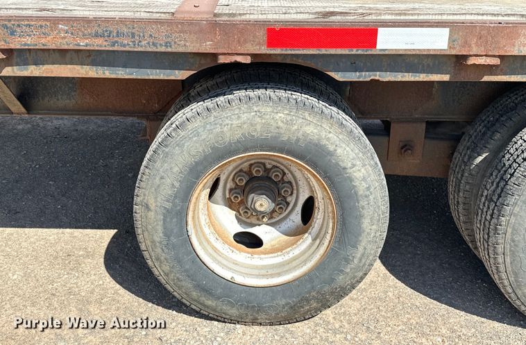 image for item EJ8953 1989 Dovetail 32X8 equipment trailer