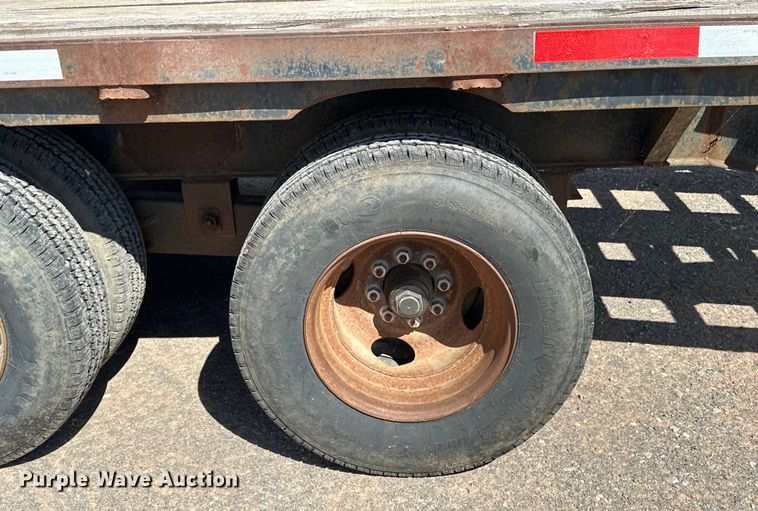 image for item EJ8953 1989 Dovetail 32X8 equipment trailer