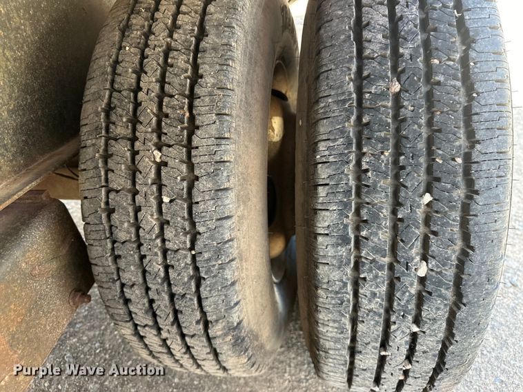 image for item EJ8953 1989 Dovetail 32X8 equipment trailer