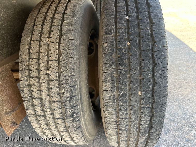 image for item EJ8953 1989 Dovetail 32X8 equipment trailer