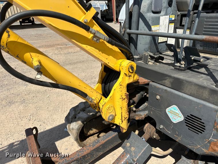 image for item EJ8955 2012 New Holland  E27B mini excavator