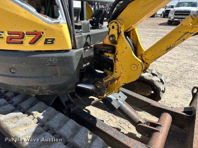 image for item EJ8955 2012 New Holland  E27B mini excavator