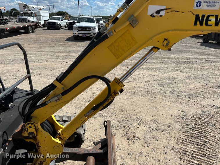image for item EJ8955 2012 New Holland  E27B mini excavator