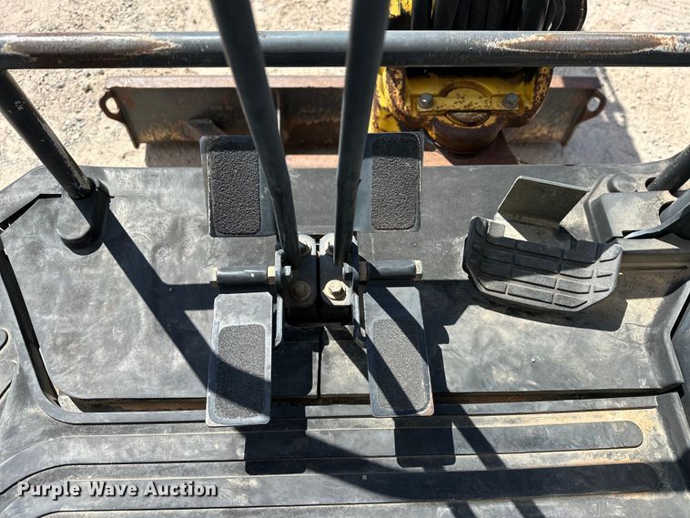 image for item EJ8955 2012 New Holland  E27B mini excavator