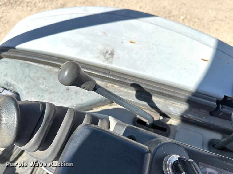 image for item EJ8955 2012 New Holland  E27B mini excavator