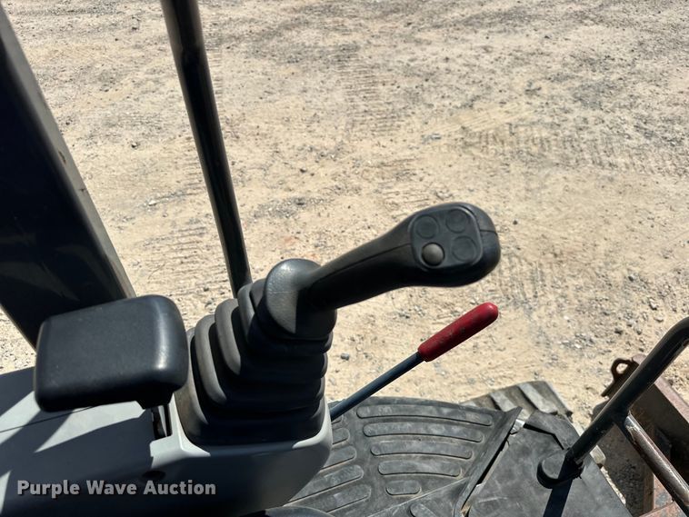 image for item EJ8955 2012 New Holland  E27B mini excavator