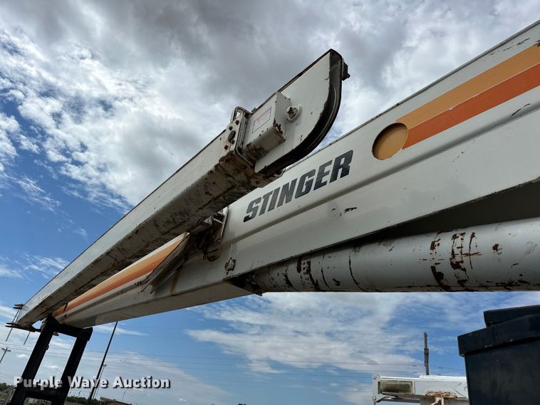 image for item EJ8956 2006 International  7400 crane truck