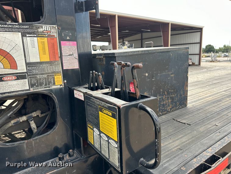 image for item EJ8956 2006 International  7400 crane truck