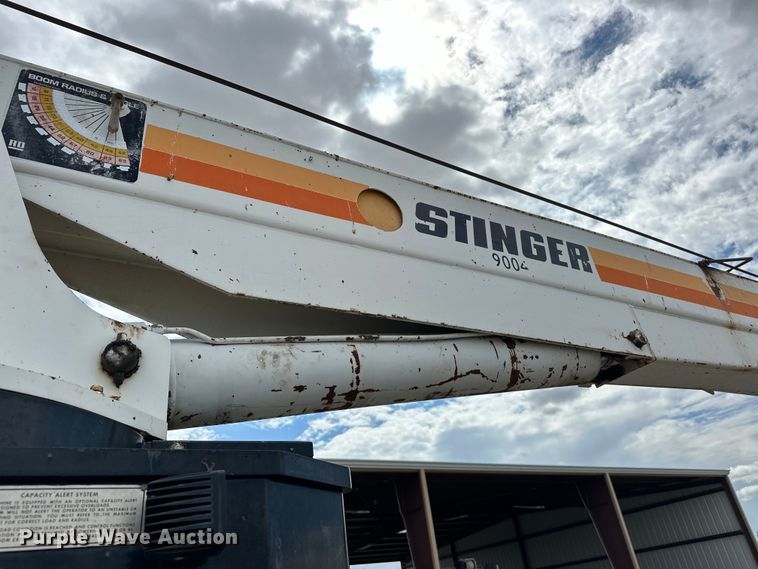 image for item EJ8956 2006 International  7400 crane truck