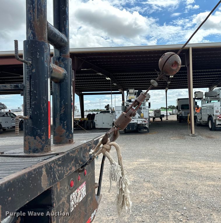 image for item EJ8956 2006 International  7400 crane truck