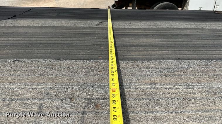 image for item EJ8956 2006 International  7400 crane truck