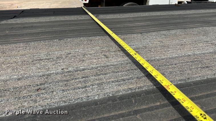 image for item EJ8956 2006 International  7400 crane truck