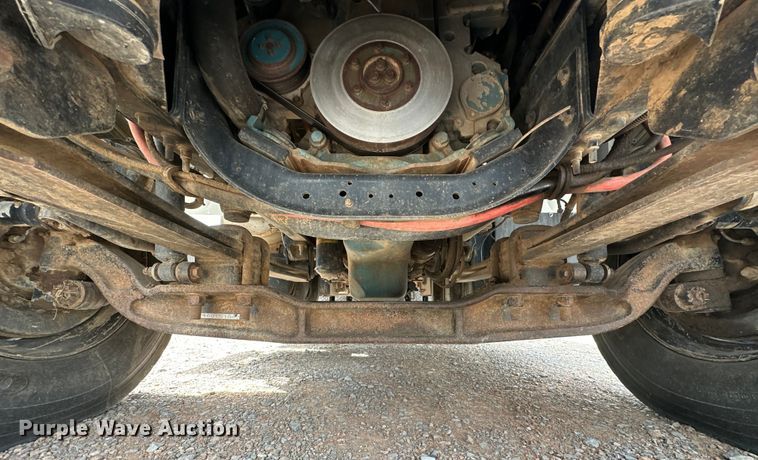 image for item EJ8956 2006 International  7400 crane truck