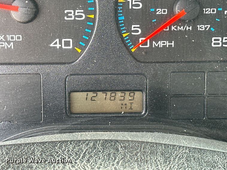 image for item EJ8956 2006 International  7400 crane truck