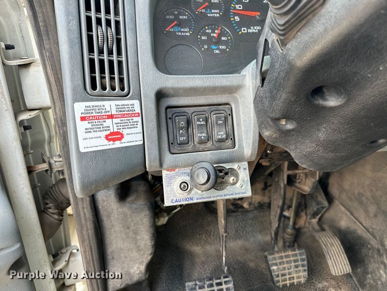 image for item EJ8956 2006 International  7400 crane truck