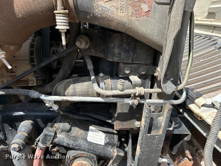 image for item EJ8956 2006 International  7400 crane truck