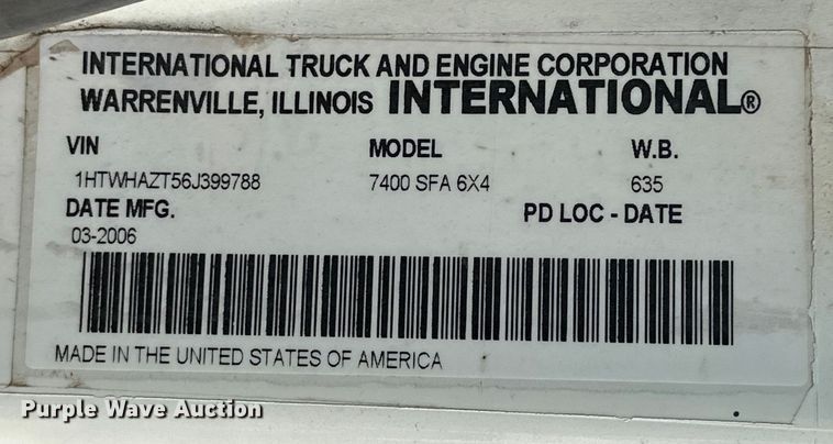 image for item EJ8956 2006 International  7400 crane truck