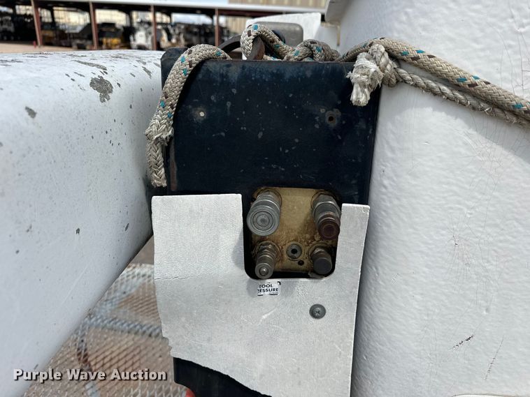 image for item EJ8957 2000 Chevrolet  C7500 bucket truck