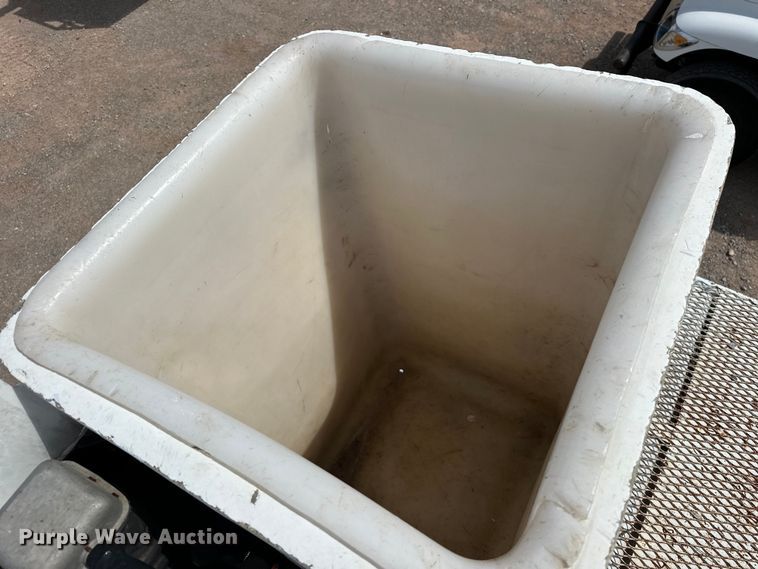 image for item EJ8957 2000 Chevrolet  C7500 bucket truck