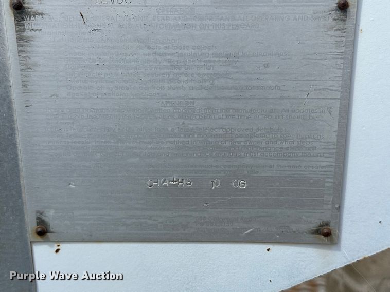 image for item EJ8957 2000 Chevrolet  C7500 bucket truck