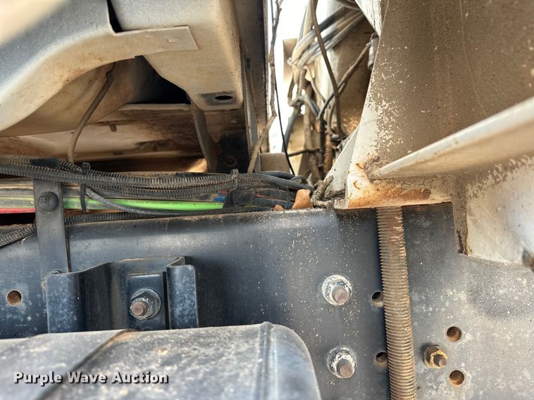 image for item EJ8957 2000 Chevrolet  C7500 bucket truck