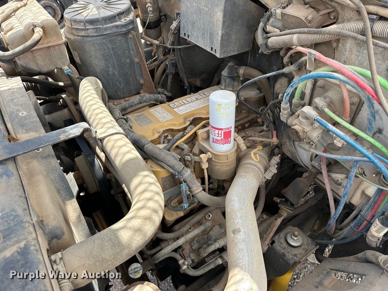 image for item EJ8957 2000 Chevrolet  C7500 bucket truck