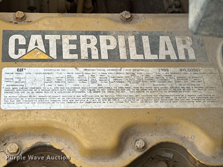 image for item EJ8957 2000 Chevrolet  C7500 bucket truck