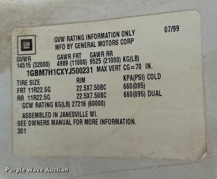 image for item EJ8957 2000 Chevrolet  C7500 bucket truck