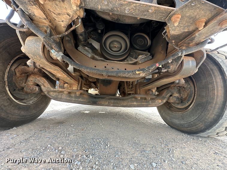 image for item EJ8964 2006 International  7600 bucket truck