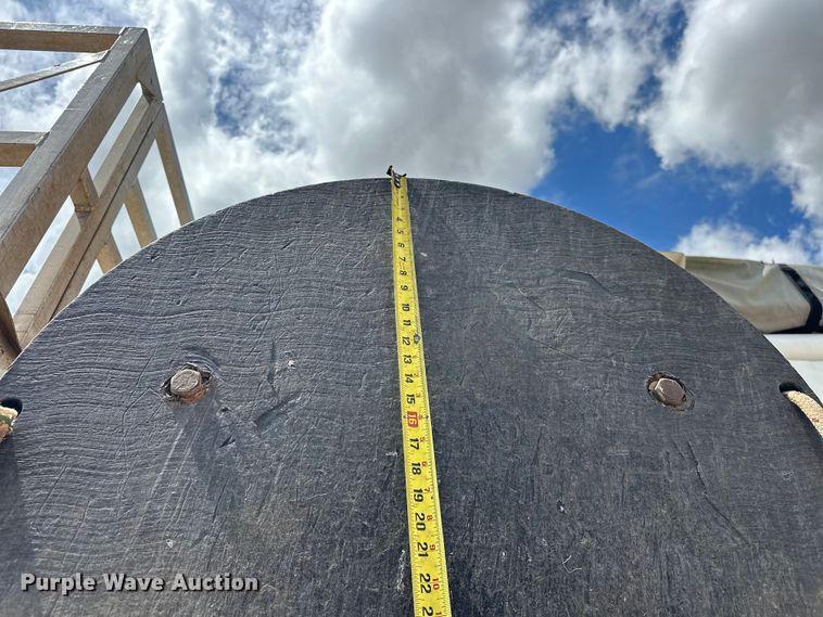 image for item EJ8964 2006 International  7600 bucket truck