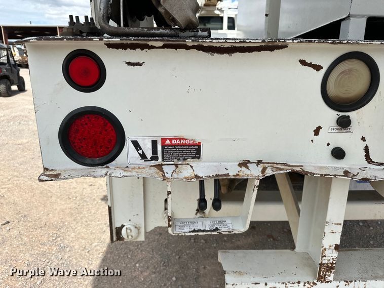 image for item EJ8964 2006 International  7600 bucket truck