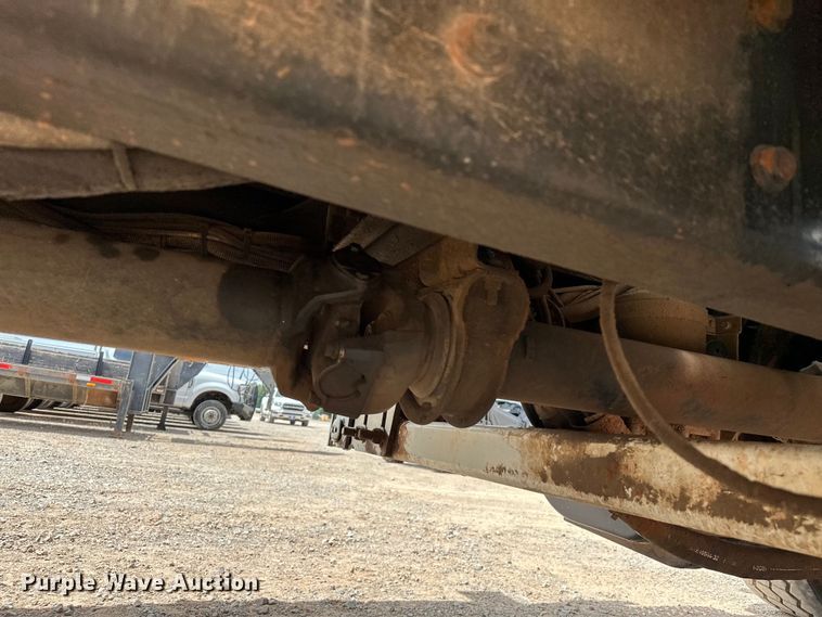 image for item EJ8964 2006 International  7600 bucket truck