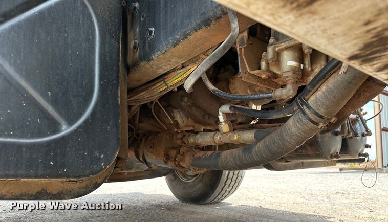 image for item EJ8964 2006 International  7600 bucket truck