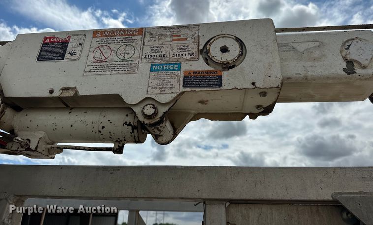 image for item EJ8964 2006 International  7600 bucket truck