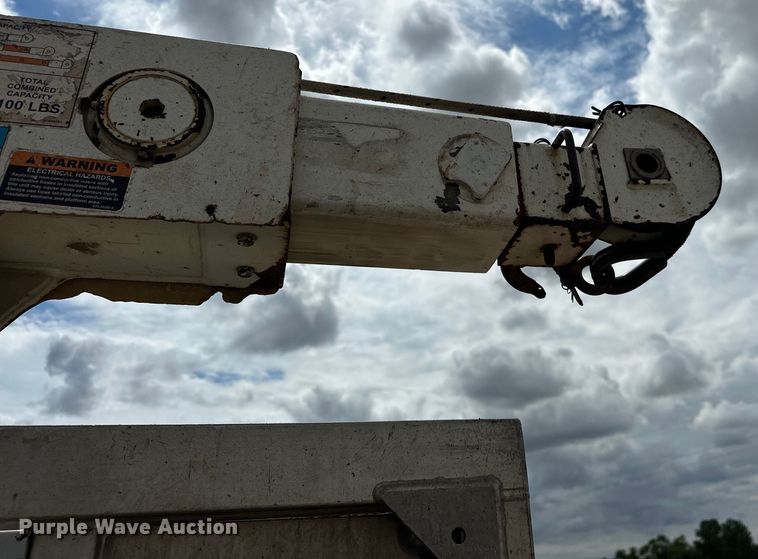 image for item EJ8964 2006 International  7600 bucket truck