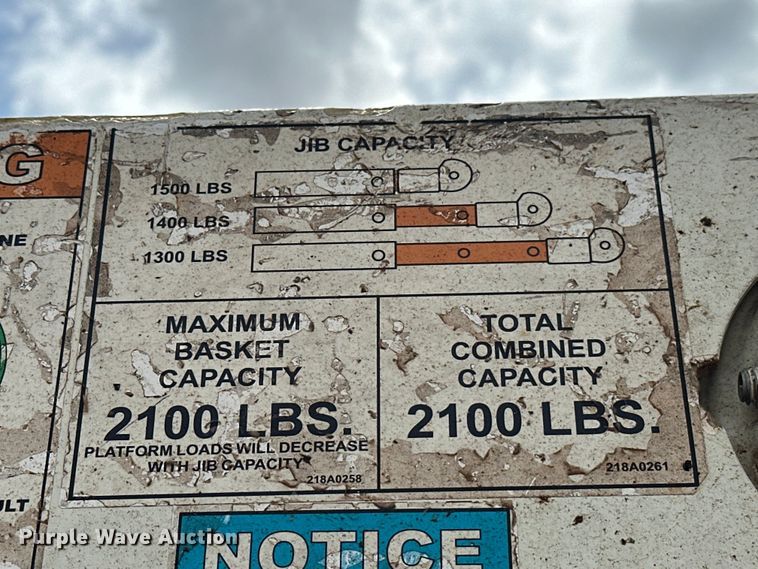 image for item EJ8964 2006 International  7600 bucket truck