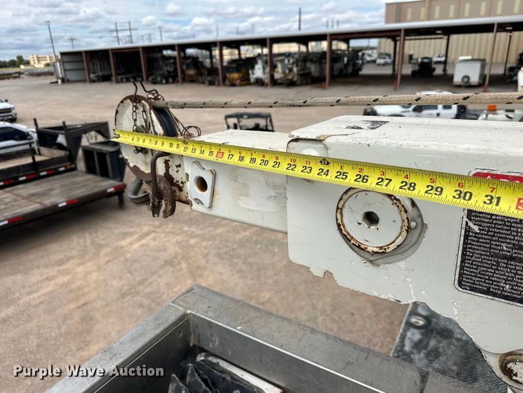 image for item EJ8964 2006 International  7600 bucket truck