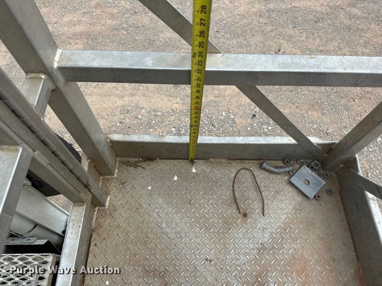 image for item EJ8964 2006 International  7600 bucket truck