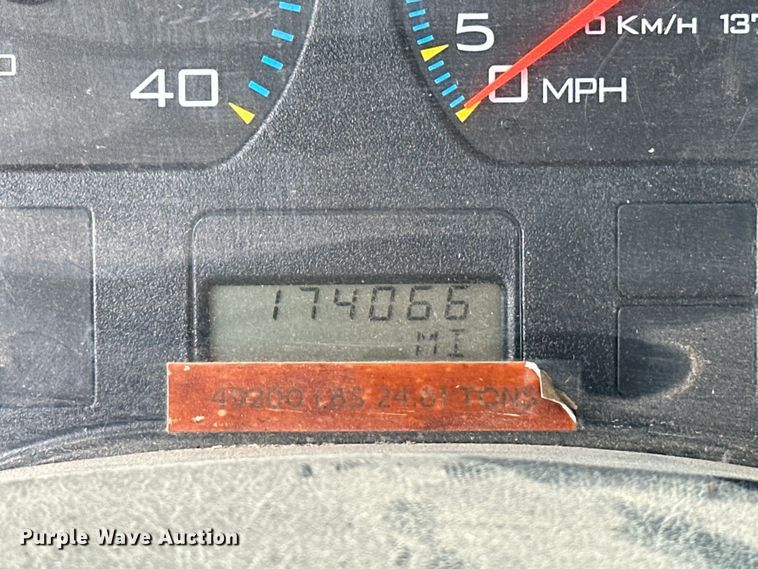 image for item EJ8964 2006 International  7600 bucket truck