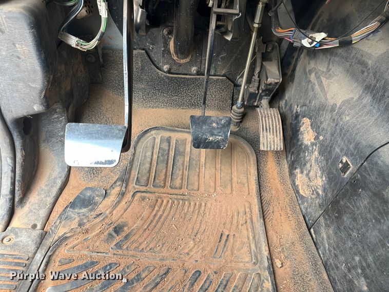 image for item EJ8964 2006 International  7600 bucket truck