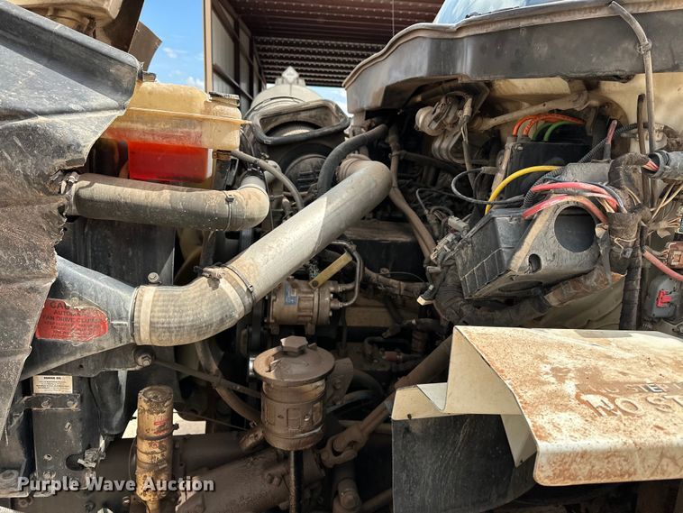 image for item EJ8964 2006 International  7600 bucket truck