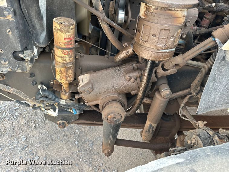 image for item EJ8964 2006 International  7600 bucket truck