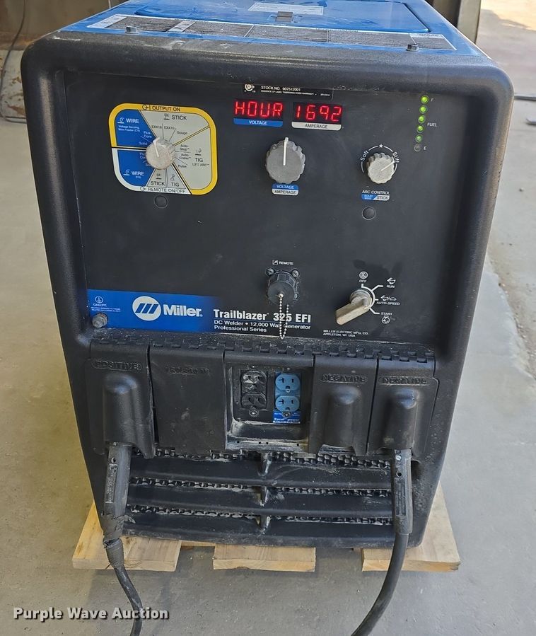 image for item EK2164 Miller Trailblazer 325EFI welder