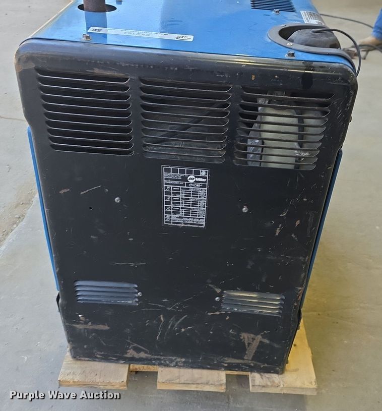 image for item EK2164 Miller Trailblazer 325EFI welder