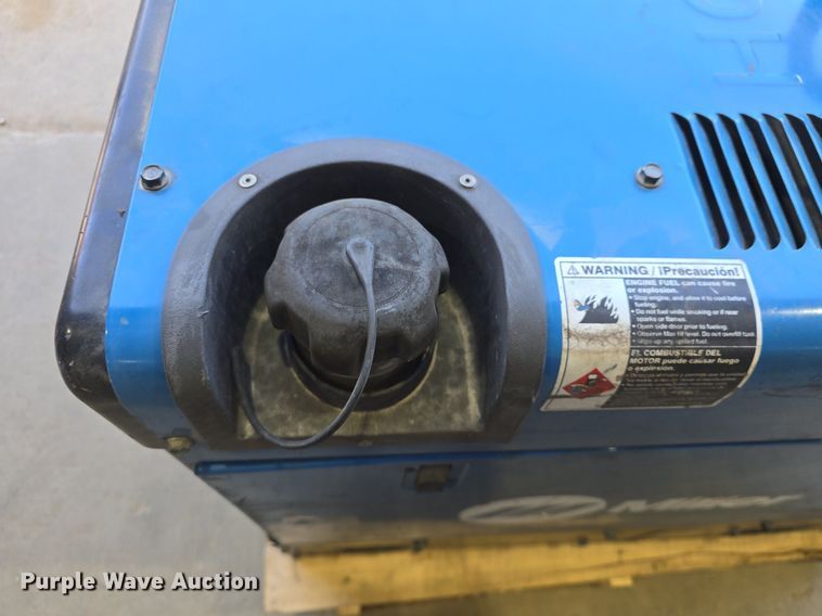image for item EK2164 Miller Trailblazer 325EFI welder