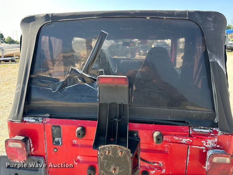 image for item EK3062 1998 Jeep Wrangler SUV